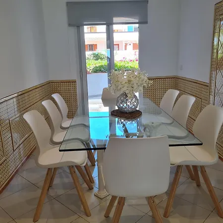 La Siesta アパート *